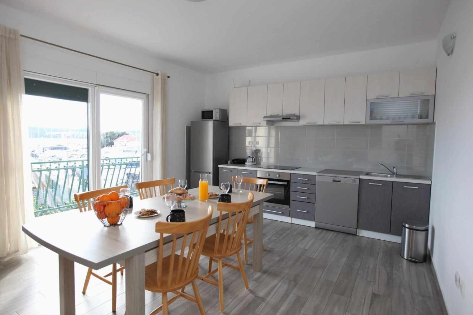 Apartmani Ivana Trogir Exterior foto